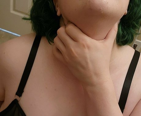 misskittyhellebore model nice image