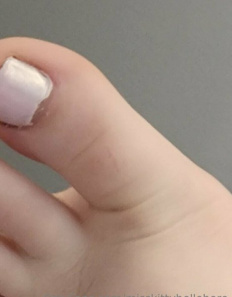 misskittyhellebore xxx model picture