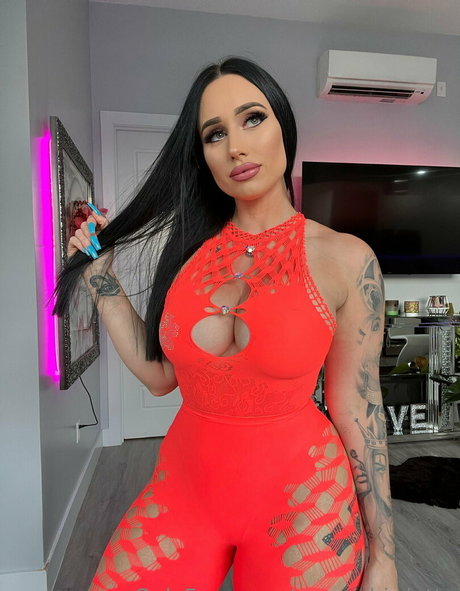 moneybirdette beautiful pornstar image