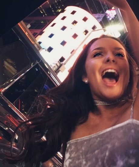 Allie Rosadino model xxx pic