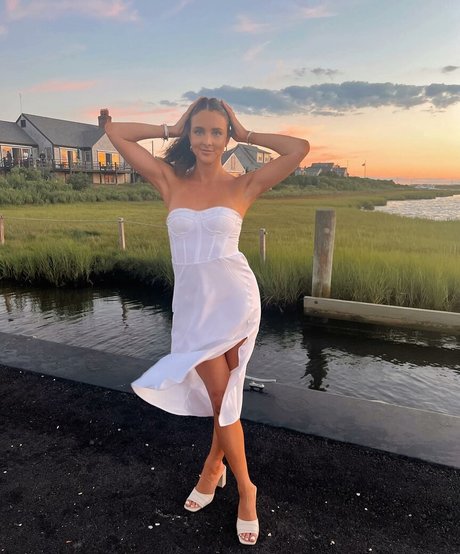 Allie Rosadino sexy actress img