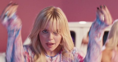 Renee Rapp model naked galleries