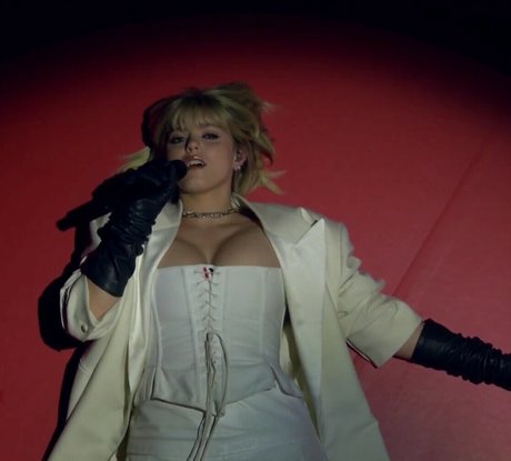 Renee Rapp star hot galleries