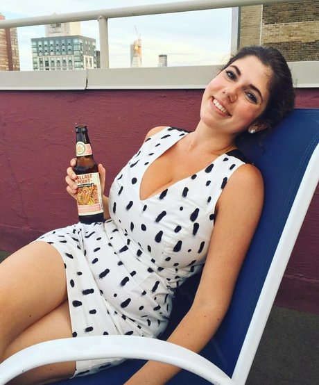 Emily Helen Barry star hot photos