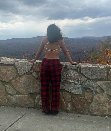 Holly Hennessy hd model pics