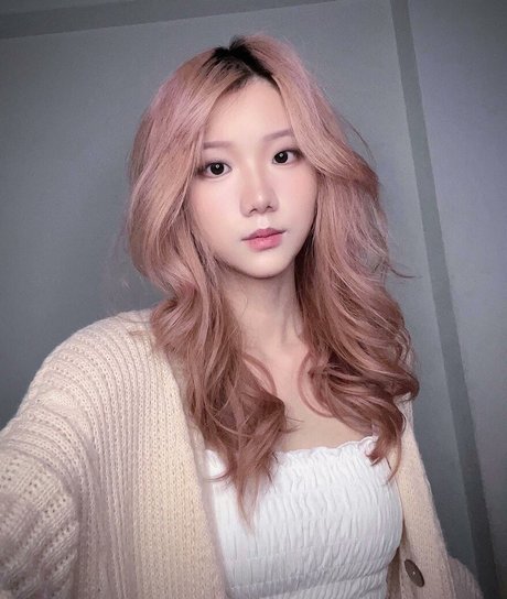 Spicyuuu model naked image