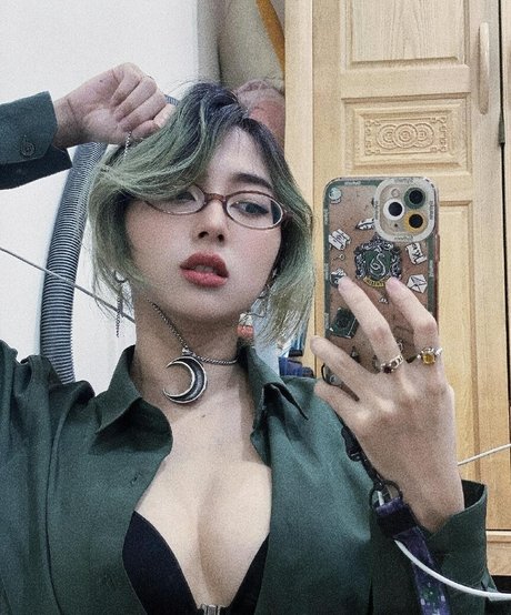 Mercury Nguyen nice star photos