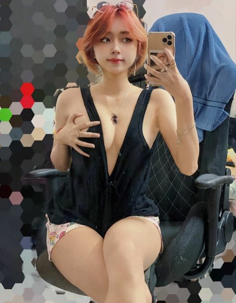 Mercury Nguyen model hot archive