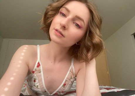 katefaefree naked actress pictures