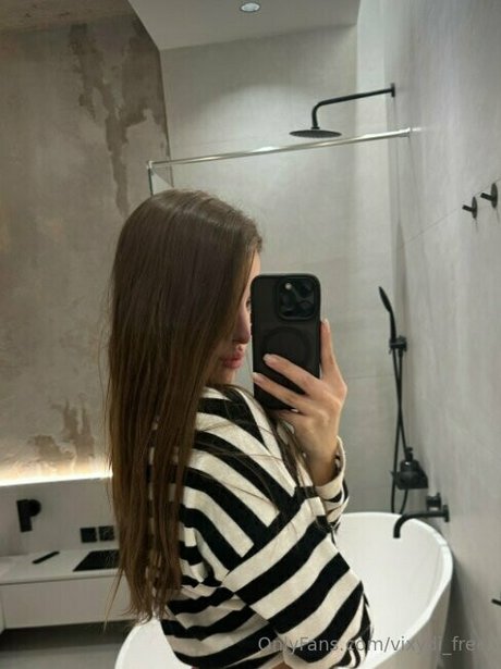 vixydi free pornstar sex galleries