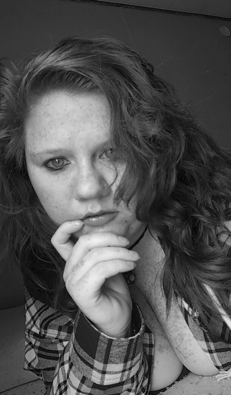 rhiannonmz erotic model images