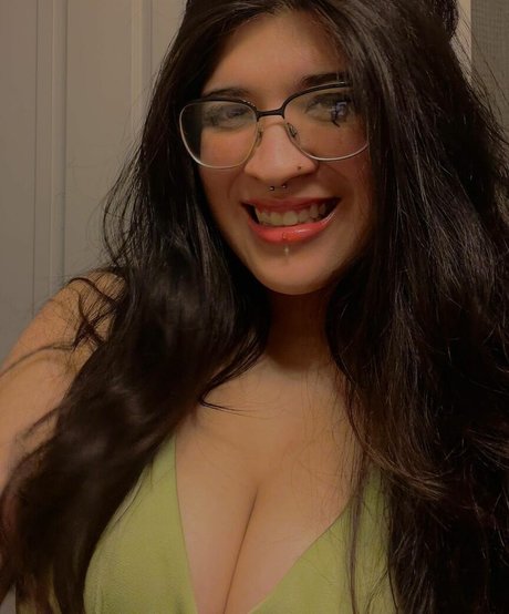 IiIjiggles free model img