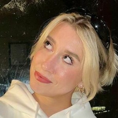 Jordan Christine Macdonald pretty star photos