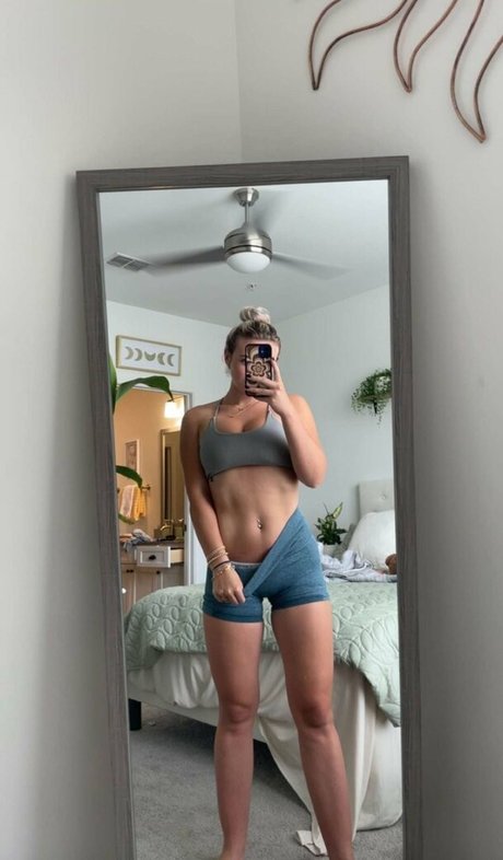 Alyssa Leary nice actress photo