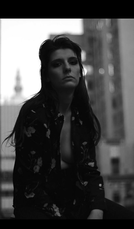 Samantha Rayward sexy model image