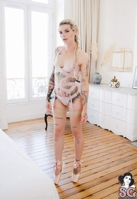 mandeelou nudes actress photos