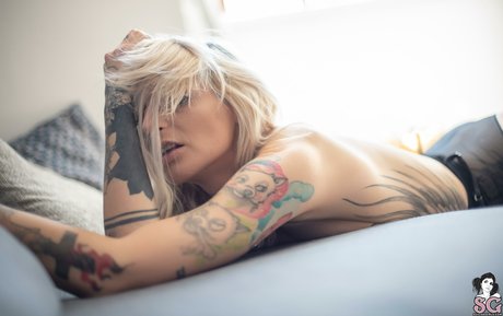 mandeelou pornstar erotic images