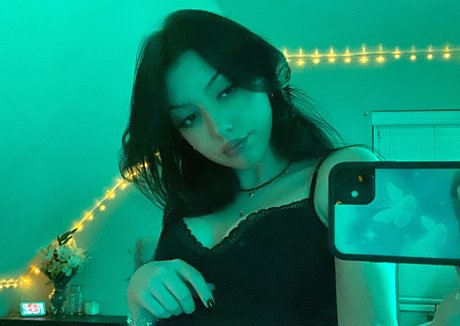 Madelinolivia sex model photo