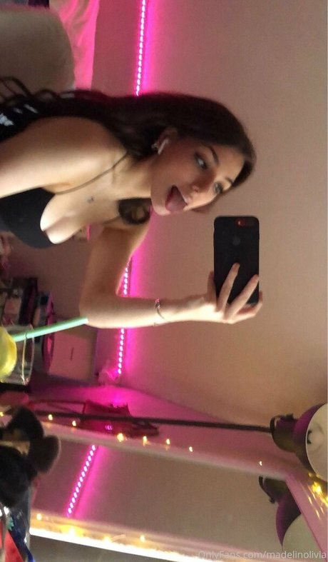 Madelinolivia star picture