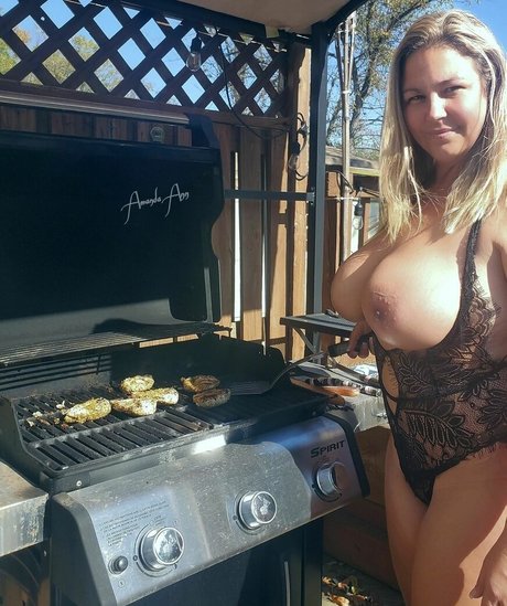 Amanda Ann exclusive model pics