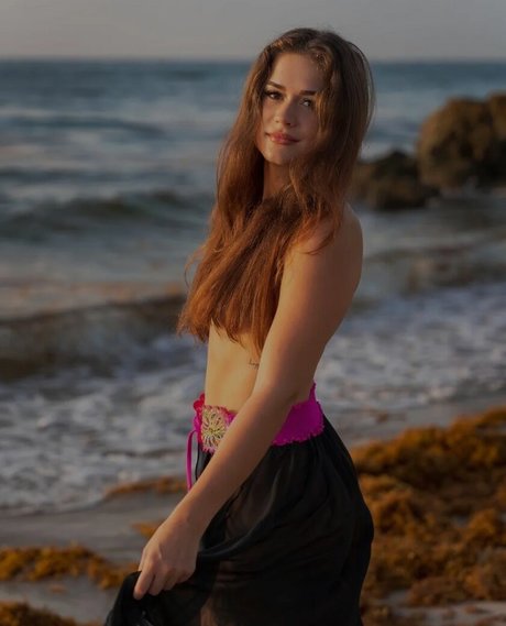 Chalina l hot pornstar img