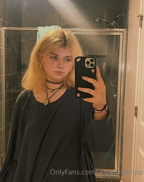 angelixvampp star hot pic