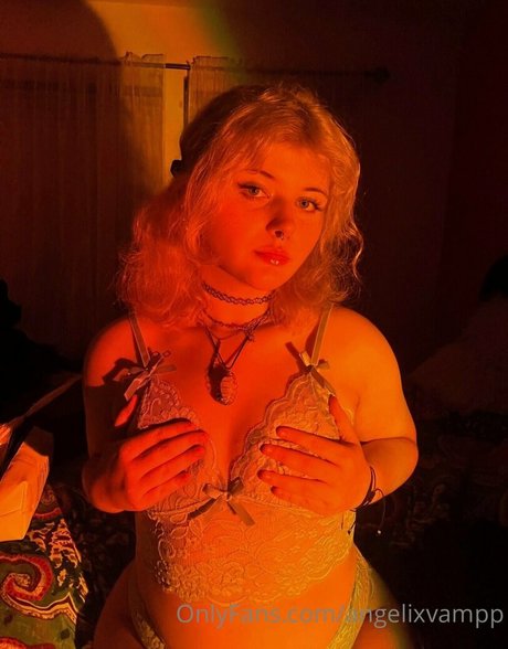 angelixvampp pornstar top photo