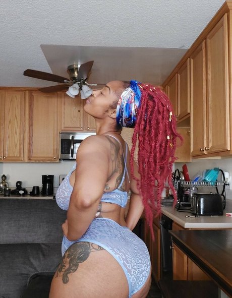 LavendaMonroe model top photos