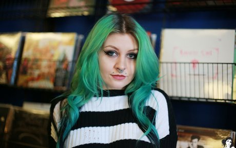 Chalkmoon exclusive model picture