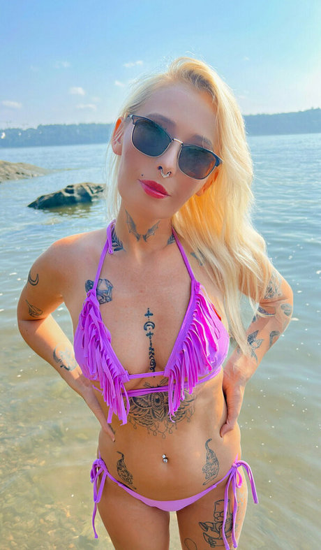 Kitty Mom porn star image