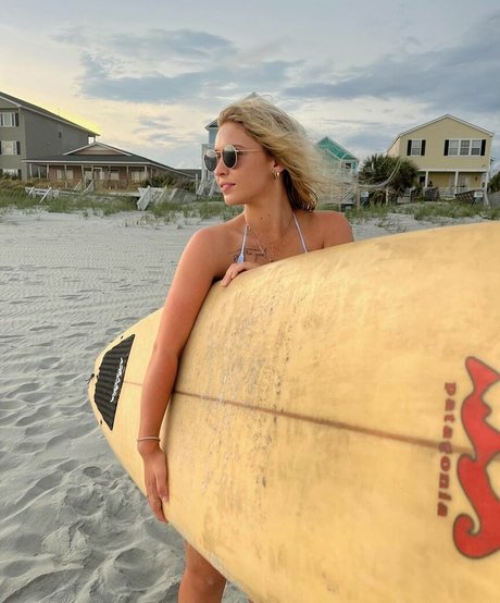 Caitlin Betterly pornstar sex img