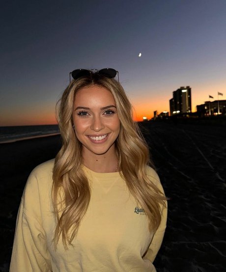 Caitlin Betterly star adult picture