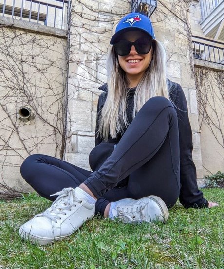 Hot Yoga Babe model best image