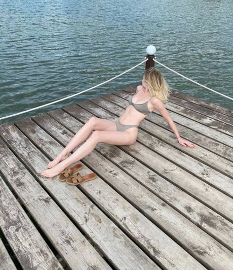 Ritori2005 model erotic photos