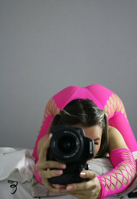 small onlyfans exclusive picture