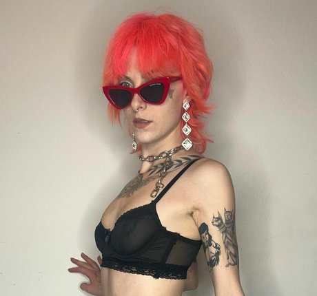 Avalon Valore perfect pornstar images