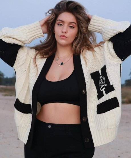 Joann Van Den Herik sex actress gallery