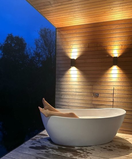 Joann Van Den Herik star top pictures