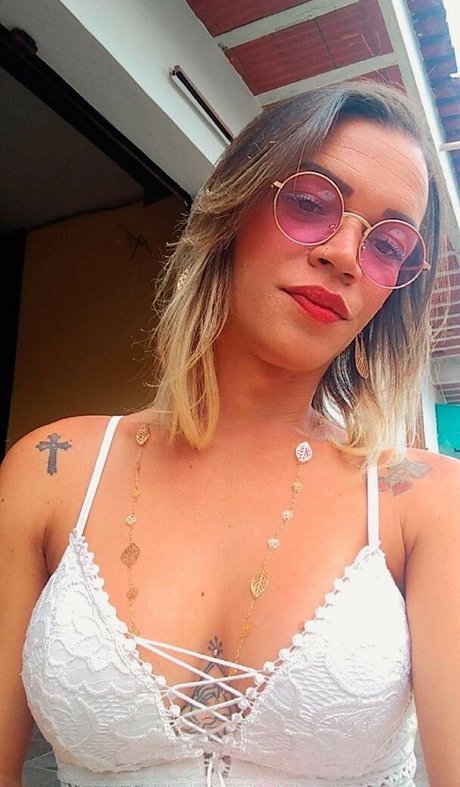 Laiza Lavier pornstar hd pictures