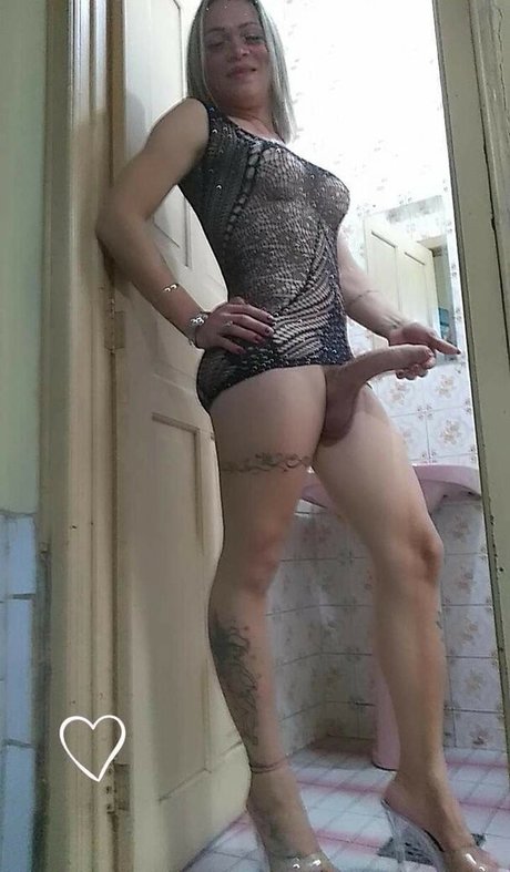 Laiza Lavier nude model images