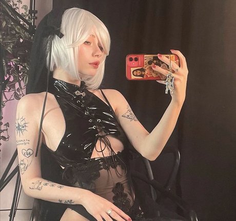 Yswidy pornographic star archive