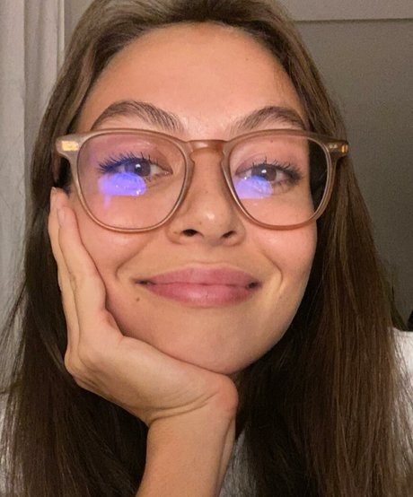 Emily Oberg adult model pictures