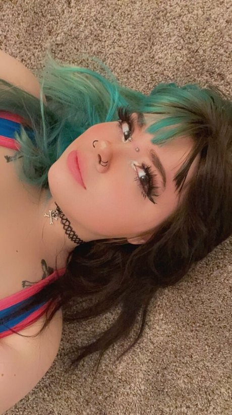 Venomous dolly model hd pics