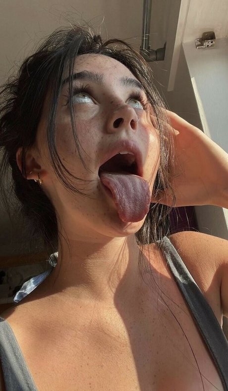 Rae Cambra model nude photo