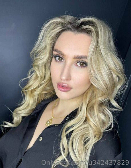 hands onlyfans hot naked pics