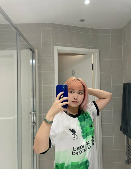 leynnercutie nude actress picture