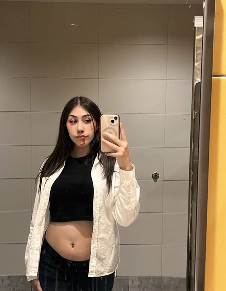 Alldaypariss nude actress picture