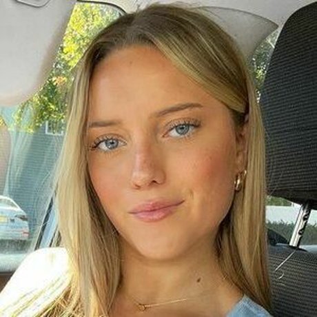 18 onlyfans beautiful pic