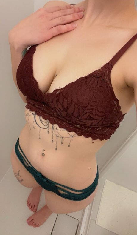 Littlesin16 pornstar high quality image