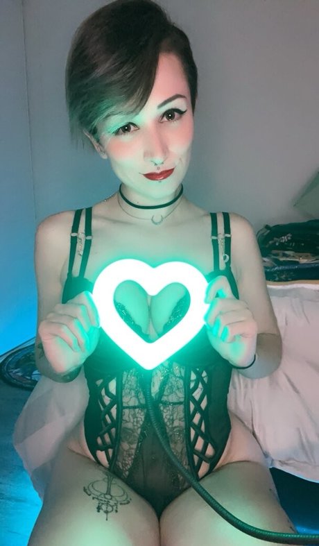 Littlesin16 adult star image